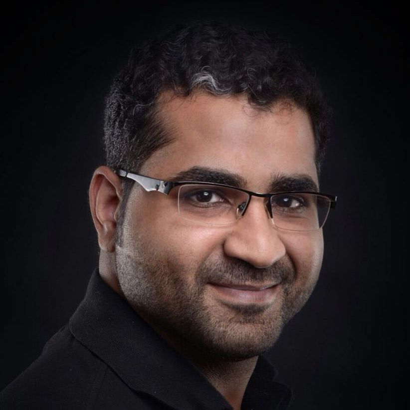 السيد رضا العلوي النحات السيد رضا العلوي