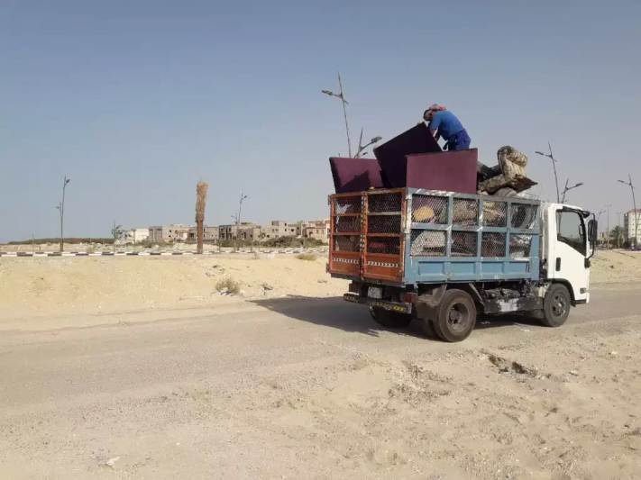 بلدية عنك تزيل أنقاض النفايات