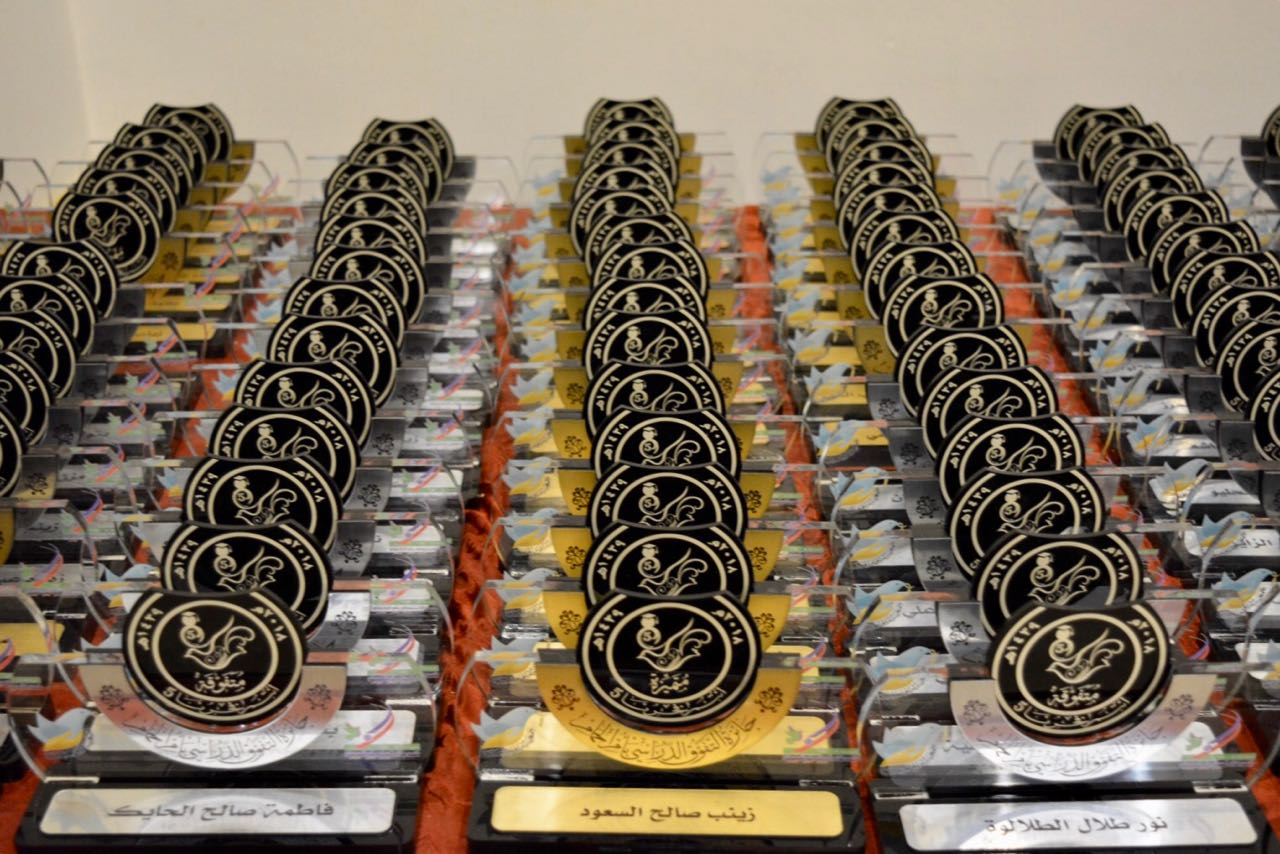 أنتم فخرنا 5 بأم الحمام - تكريم الطالبات - جائزة التفوق الدر